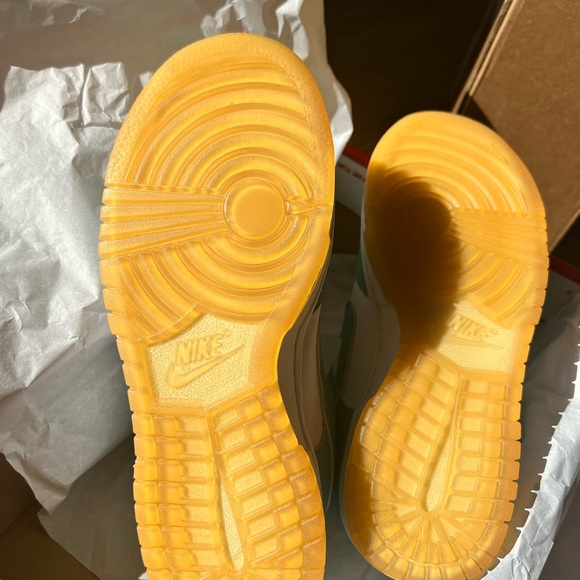 SOLD Brand New Nike Dunk Teal Zeal For Sale! Never worn. Women’s Size 5. - Picture 6 of 8